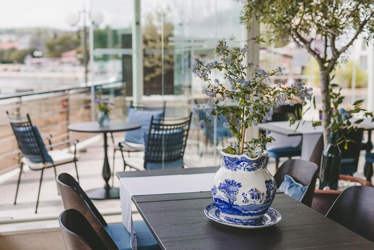 Hotel Marina Кърк Екстериор снимка