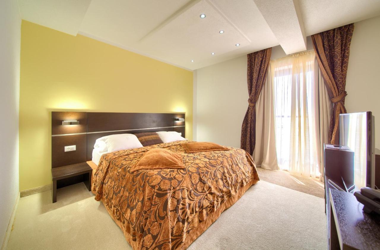 Hotel Marina Кърк Екстериор снимка