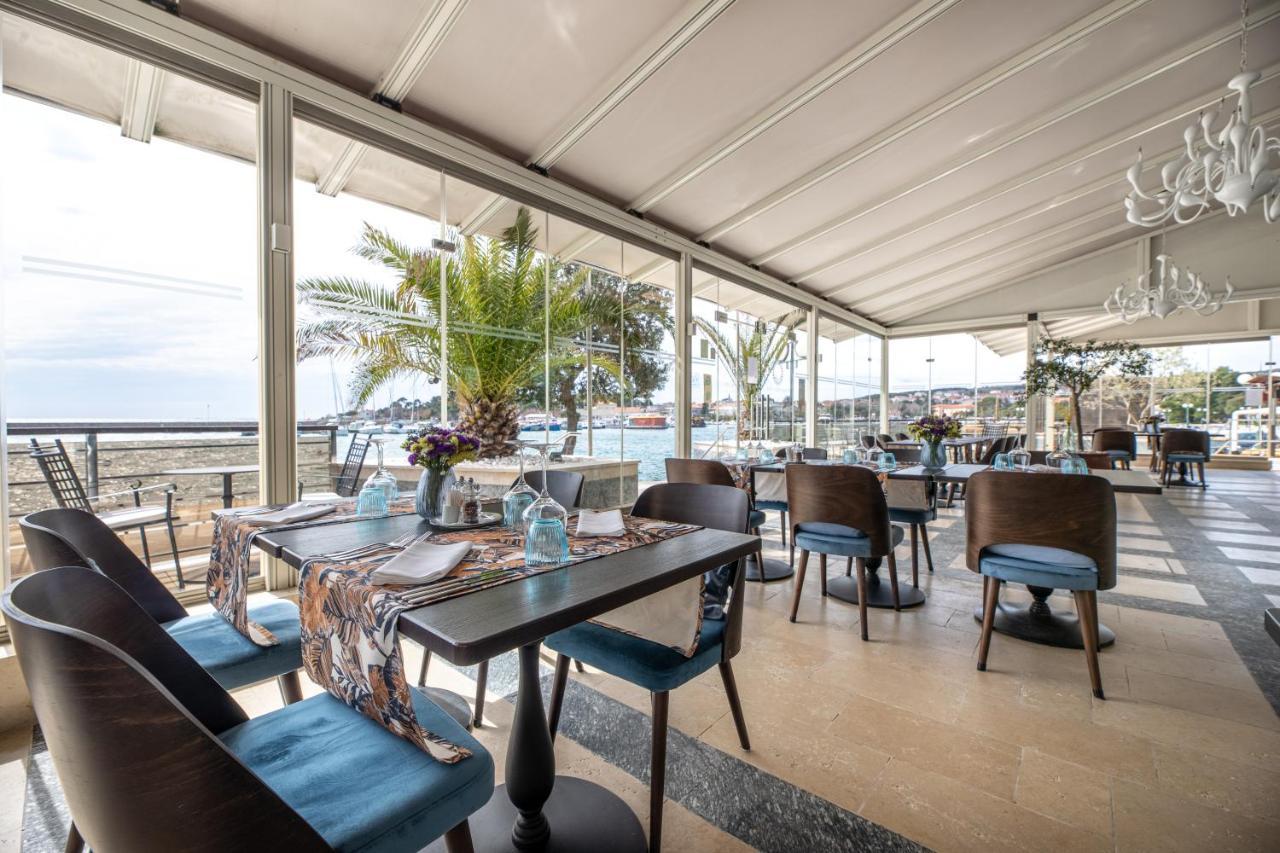 Hotel Marina Кърк Екстериор снимка