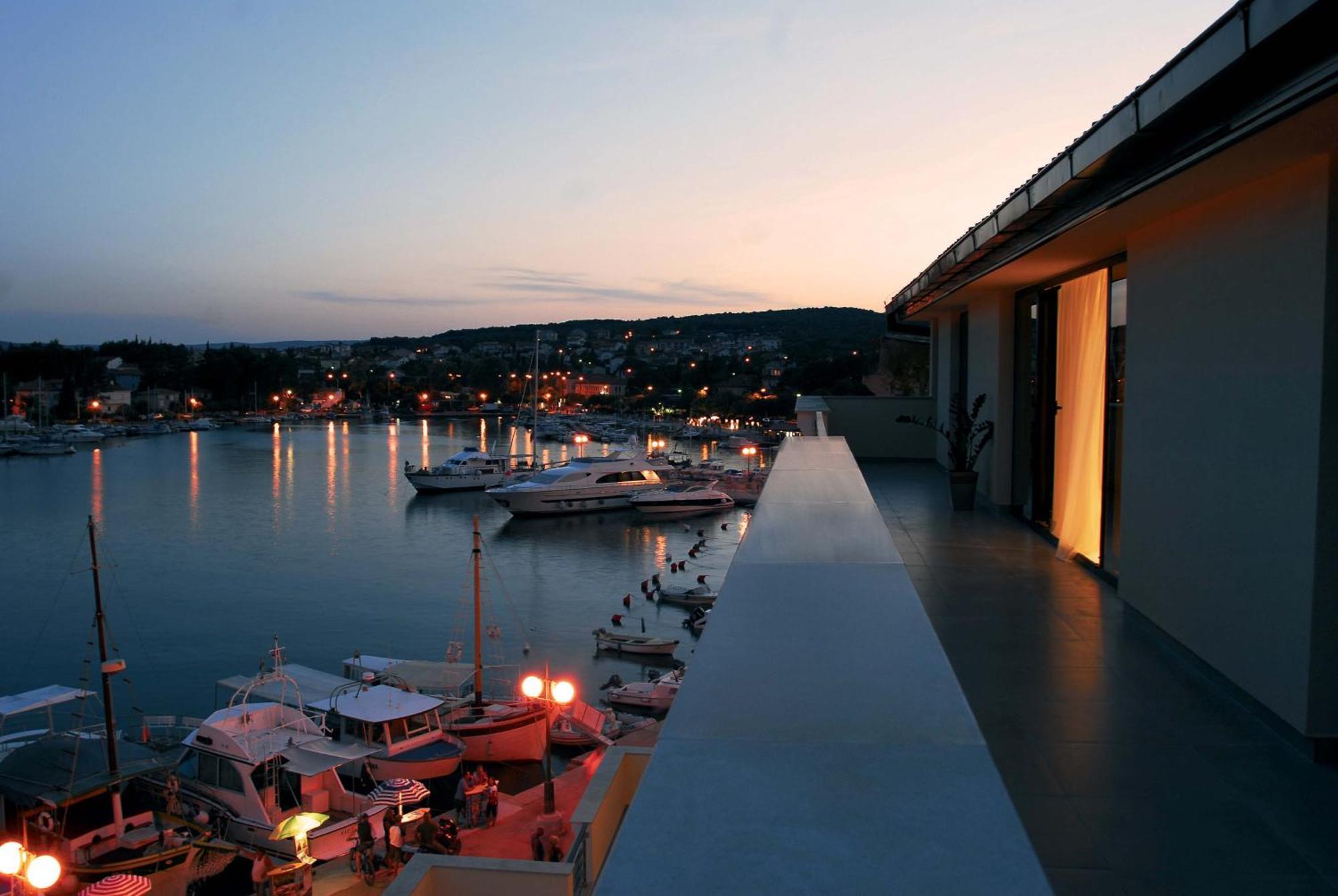 Hotel Marina Кърк Екстериор снимка