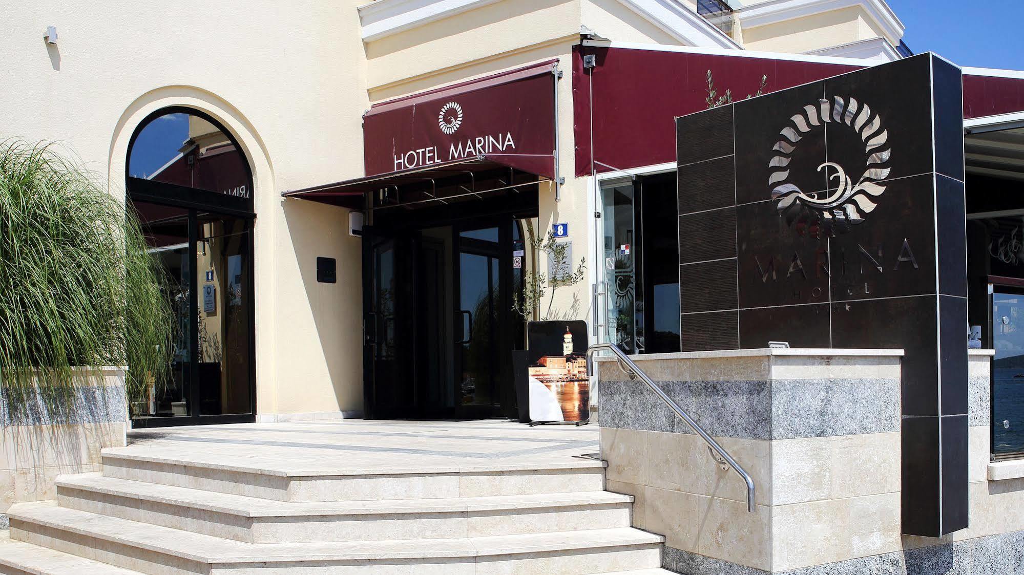 Hotel Marina Кърк Екстериор снимка